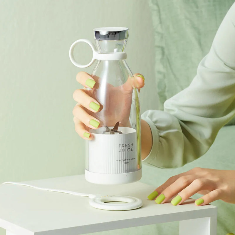 Juice Pro Mini: Portable Electric Fruit Mixer & Juicer